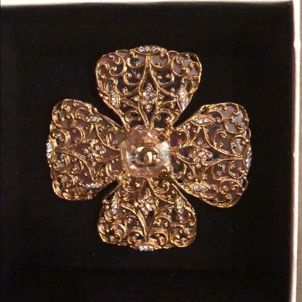 Chanel pin